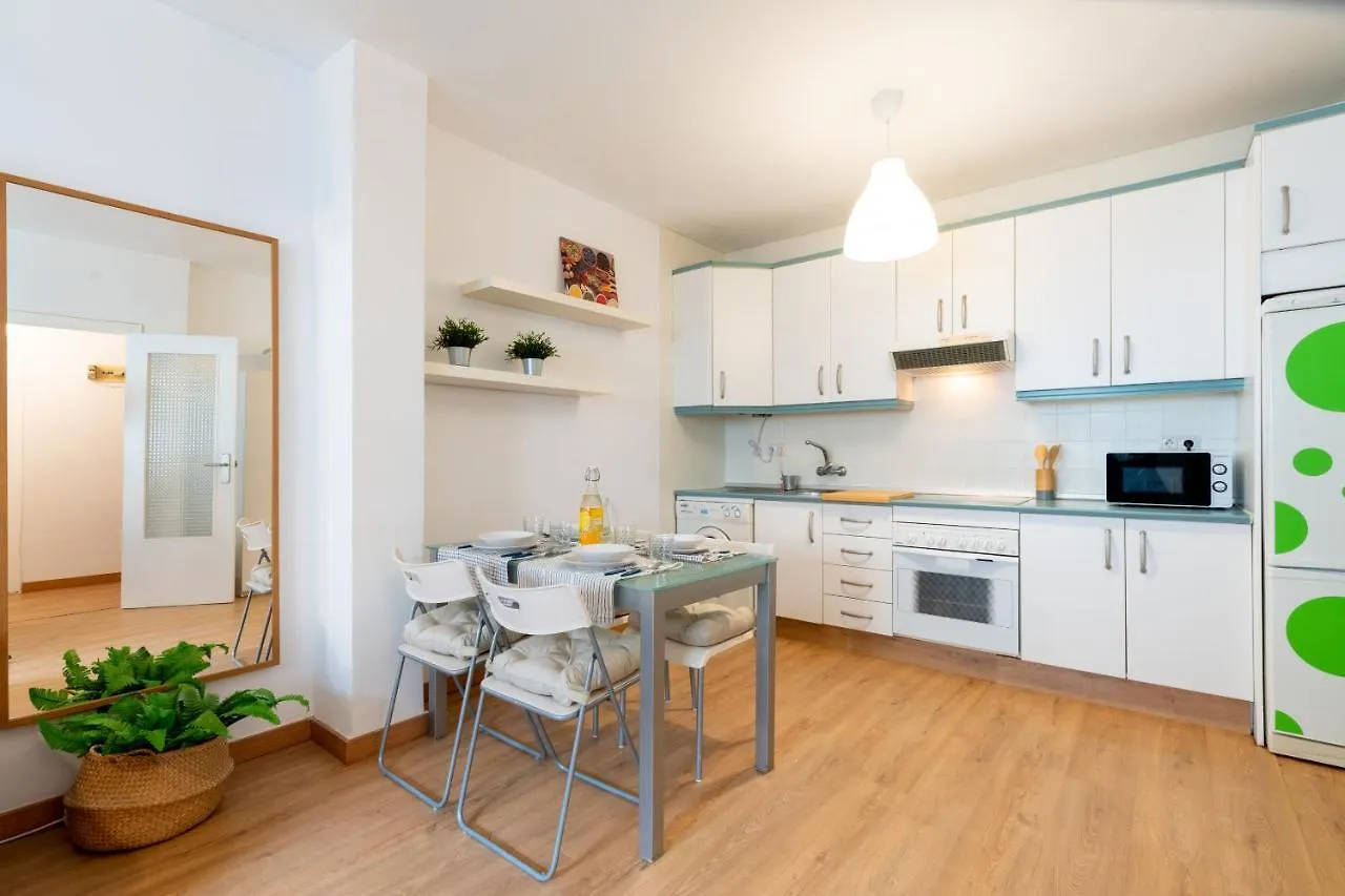 CR ALAMEDA Amplio y Traquilo apartameto para parejas Sevilla España