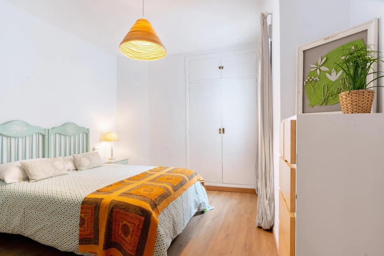 Apartamento CR ALAMEDA Amplio y Traquilo apartameto para parejas Sevilla España