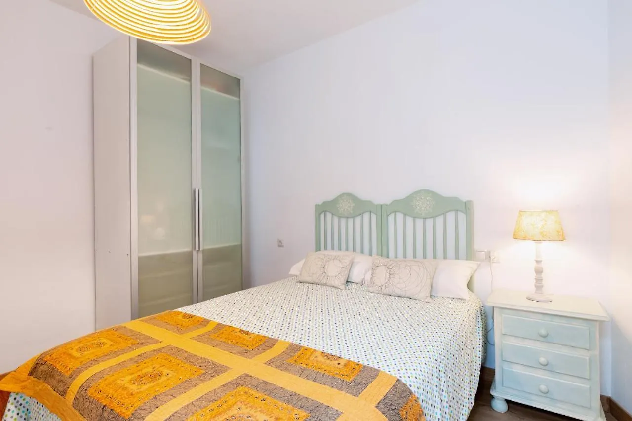 CR ALAMEDA Amplio y Traquilo apartameto para parejas Sevilla Apartamento