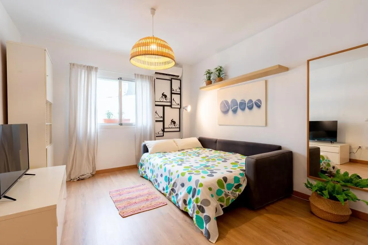 CR ALAMEDA Amplio y Traquilo apartameto para parejas Sevilla