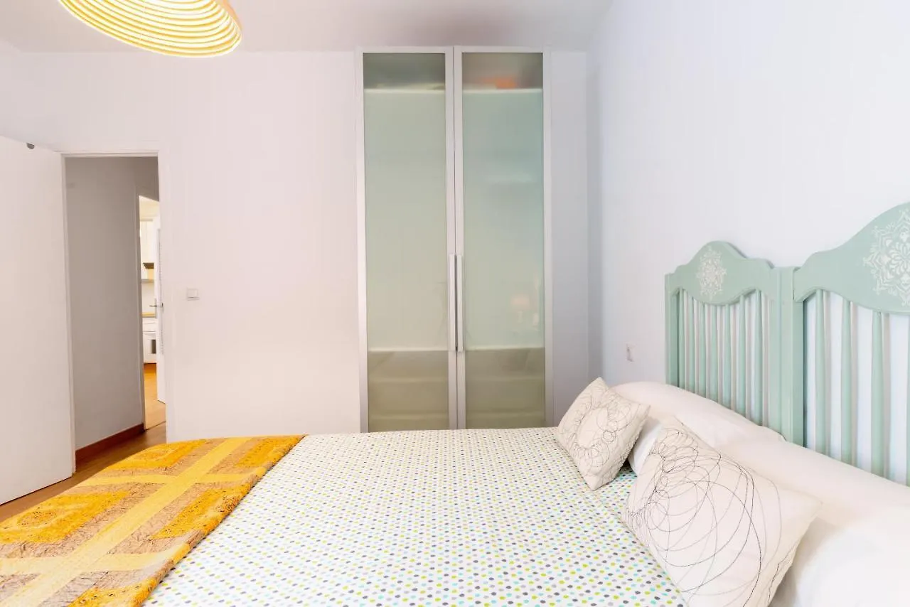 Apartamento CR ALAMEDA Amplio y Traquilo apartameto para parejas Sevilla